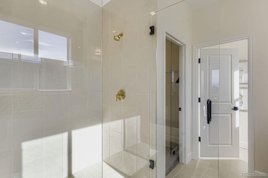 INTERIOR PHOTOS ARE WILLOW MODEL HOME.