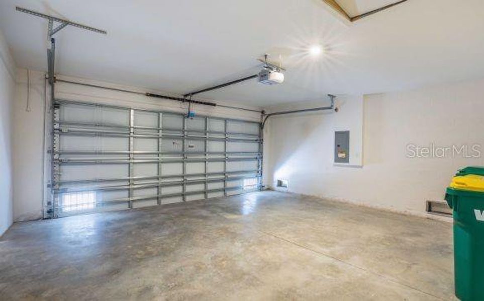 Spacious, unfurnished interior of a new home in , Debary (Image 15). Spacious, unfurnished interior of a new home in , Debary (Image 15).