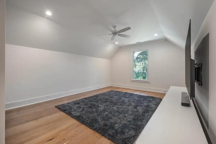 Spacious, unfurnished interior of a new home in , Seabrook Island (Image 21).