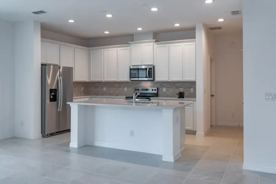 Modern Open-Concept Kitchen in Central Florida Home