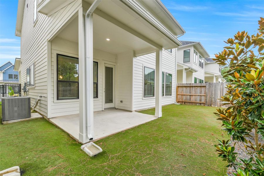 Exterior details and patio area of a home in Summer Place  35', Montgomery (Image 31).
