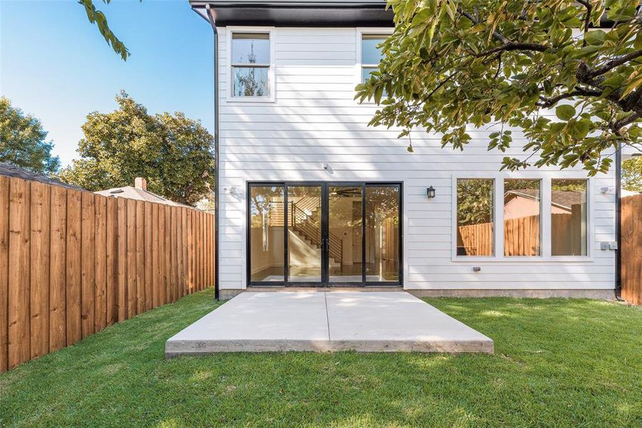 Exterior details and patio area of a home in , Dallas (Image 19).
