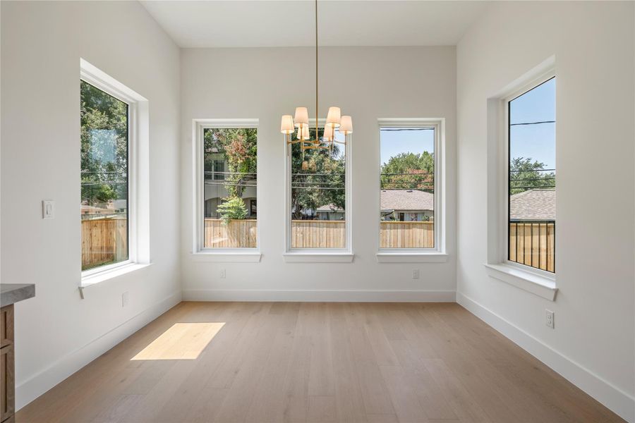 Spacious breakfast nook.