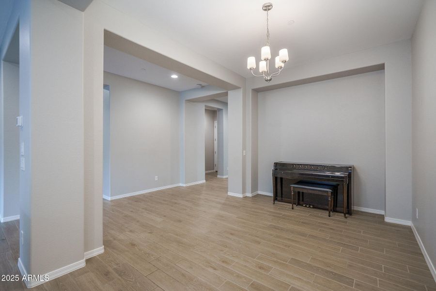 6) FORMAL DINING 6) FORMAL DINING