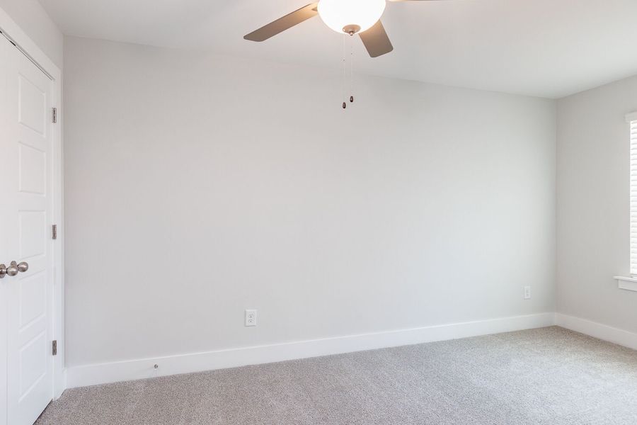 Spacious, unfurnished interior of a new home in Vaughan Farms, Angier (Image 16).