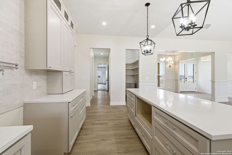 Furnished interior view inside a new home in , Bandera (Image 14).