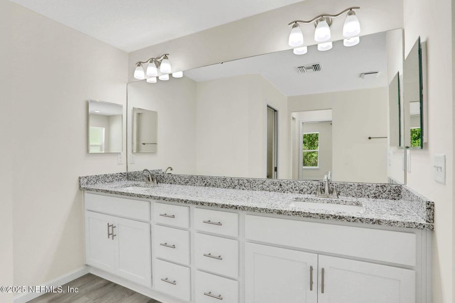 Furnished interior view inside a new home in , Middleburg (Image 14).