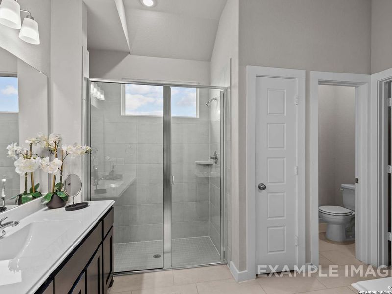 Furnished interior view inside a new home in Hannah Heights, Seguin (Image 33).