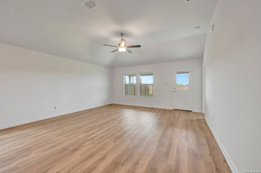 Spacious, unfurnished interior of a new home in Agave, San Antonio (Image 38). Spacious, unfurnished interior of a new home in Agave, San Antonio (Image 38).