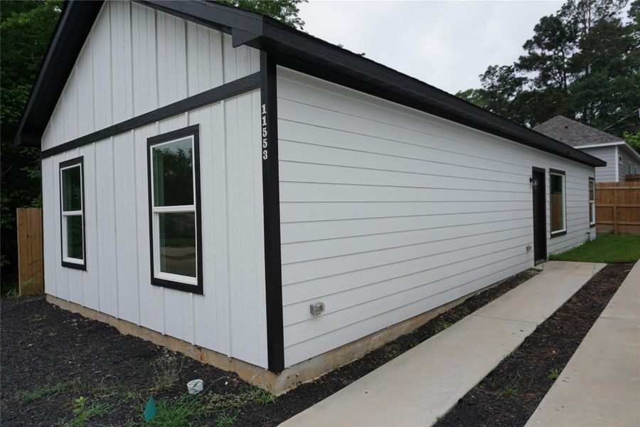 Exterior details and patio area of a home in , Willis (Image 2).