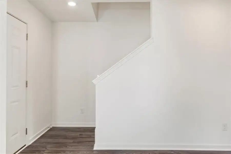 Spacious, unfurnished interior of a new home in The Ridge at Twin Rivers, Covington (Image 11).