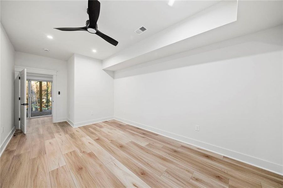 Spacious, unfurnished interior of a new home in , Duluth (Image 46).