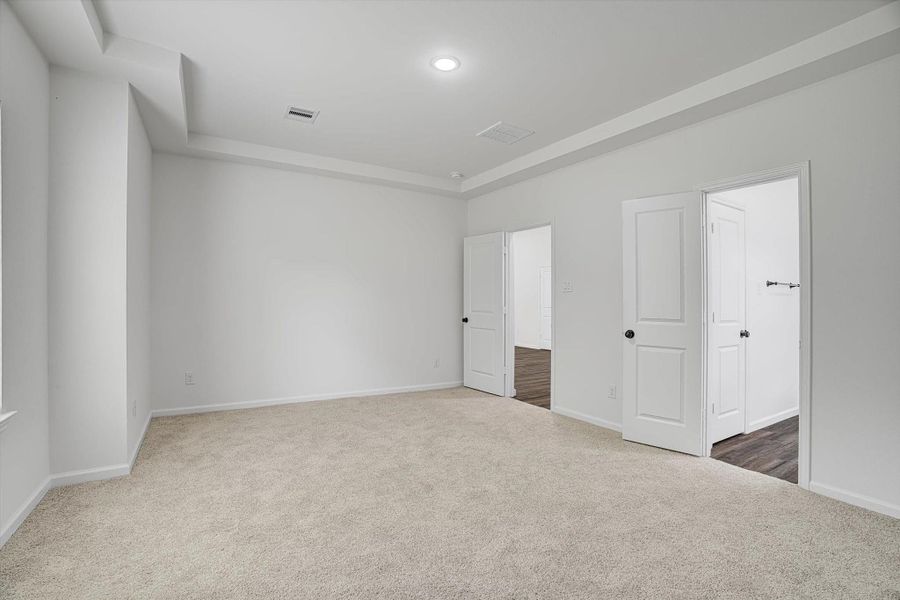 Spacious, unfurnished interior of a new home in , Kenefick (Image 30).