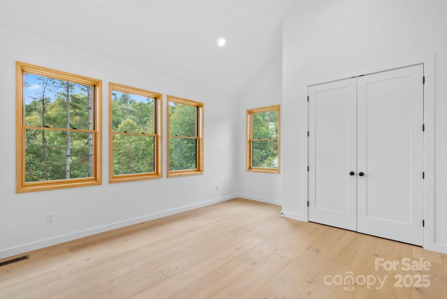 Spacious, unfurnished interior of a new home in , Asheville (Image 16).
