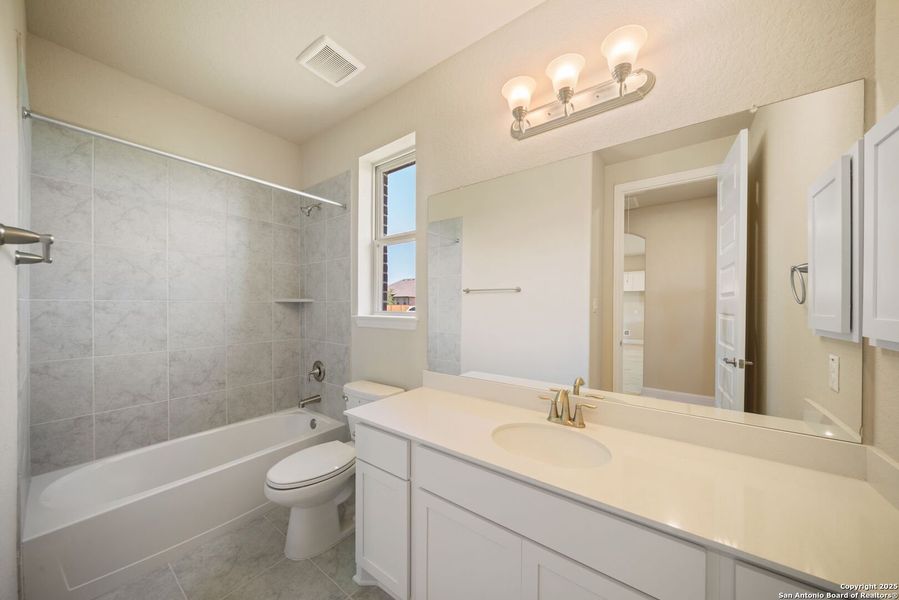 Furnished interior view inside a new home in Annabelle Ranch, San Antonio (Image 4). Furnished interior view inside a new home in Annabelle Ranch, San Antonio (Image 4).