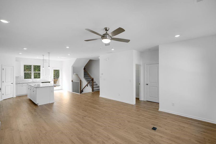 Spacious, unfurnished interior of a new home in Hampton Trace, Marietta (Image 14).