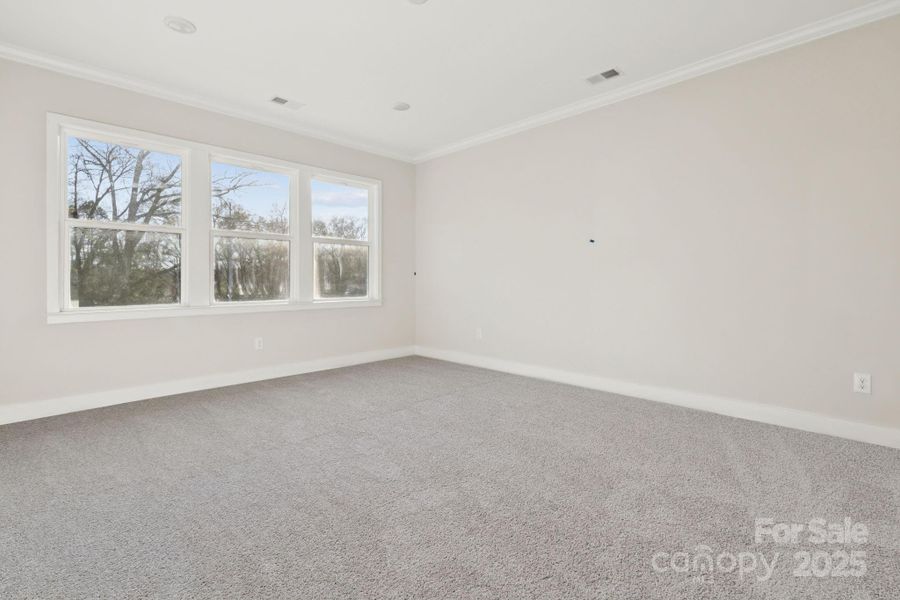 Spacious, unfurnished interior of a new home in Stonemill, Monroe (Image 6).