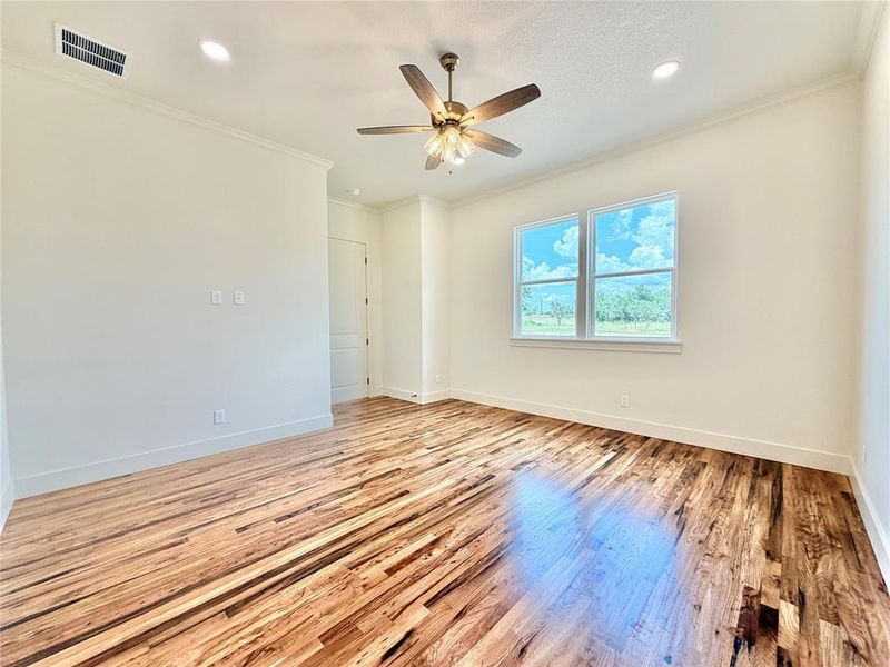Spacious, unfurnished interior of a new home in , Weatherford (Image 21).