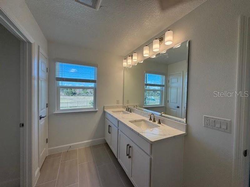 Furnished interior view inside a new home in Harrell Oaks, Orlando (Image 4).