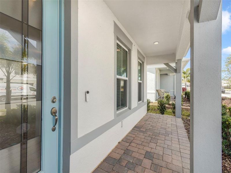 Exterior details and patio area of a home in Willow Ridge, Montverde (Image 37).