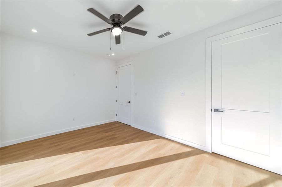 Spacious, unfurnished interior of a new home in , Dallas (Image 13).