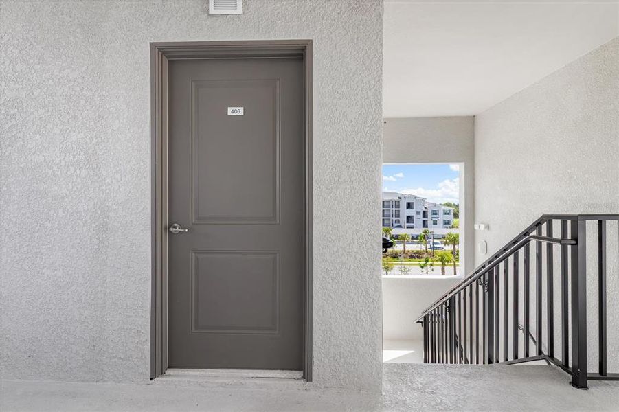 Exterior details and patio area of a home in , Venice (Image 18).