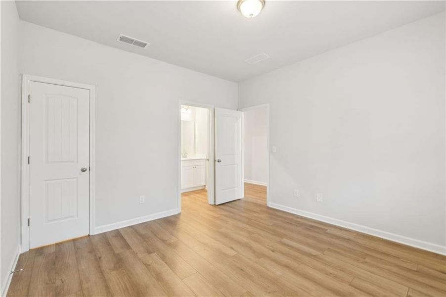 Spacious, unfurnished interior of a new home in Hamilton Lakes, Lawrenceville (Image 17). Spacious, unfurnished interior of a new home in Hamilton Lakes, Lawrenceville (Image 17).