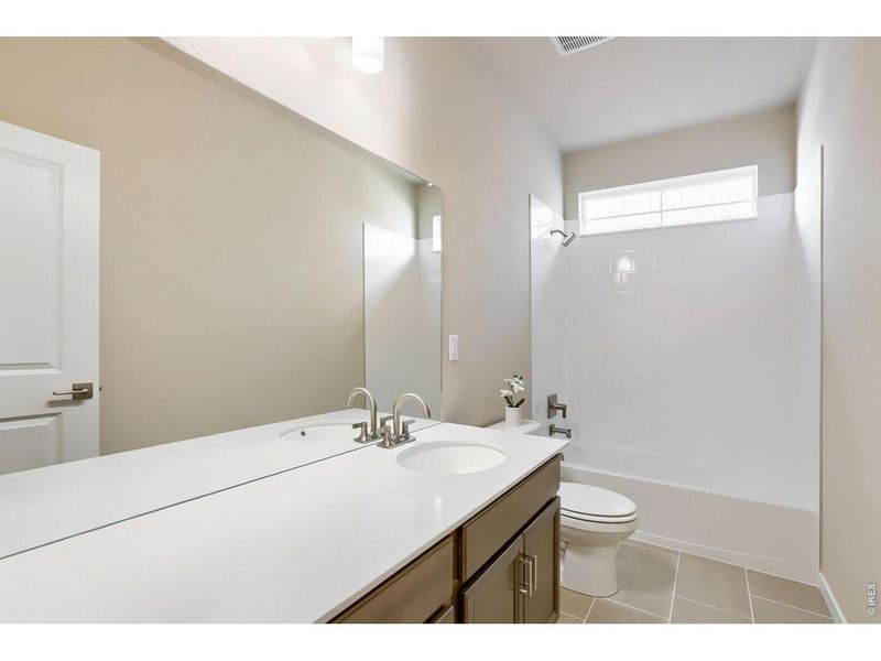 Furnished interior view inside a new home in Farmstead, Berthoud (Image 19).