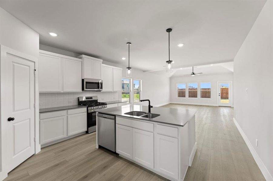 Furnished interior view inside a new home in Las Lomas, Forney (Image 11). Furnished interior view inside a new home in Las Lomas, Forney (Image 11).