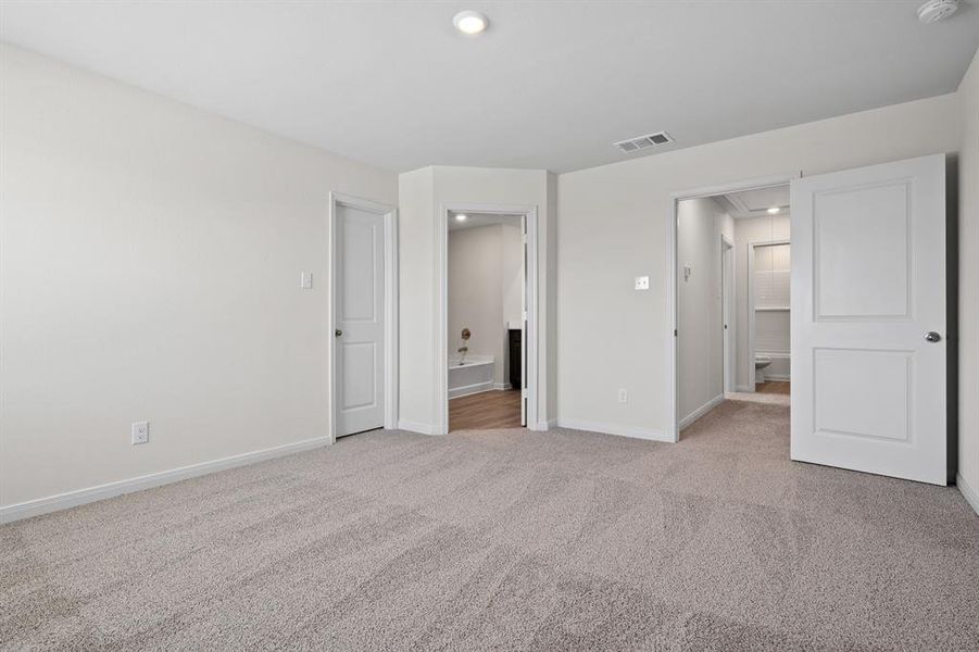 Spacious, unfurnished interior of a new home in Patriot Estates, Venus (Image 12).