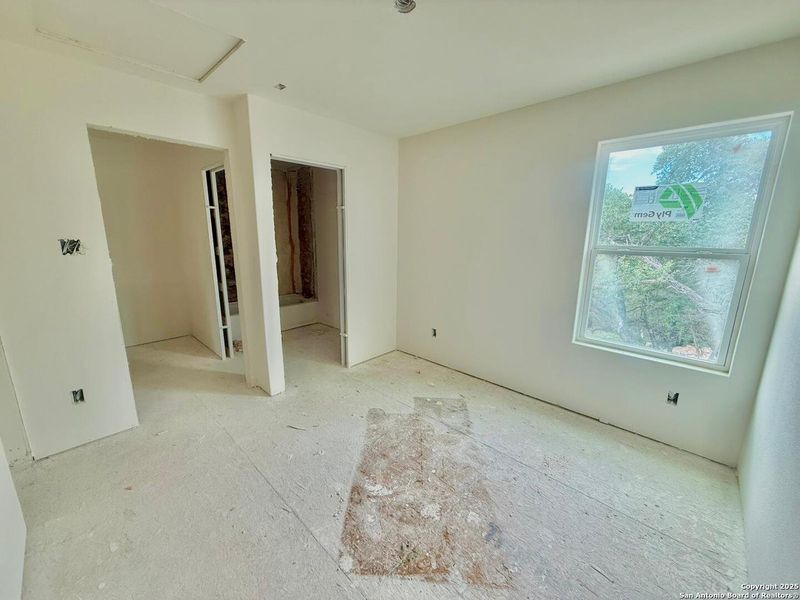 Spacious, unfurnished interior of a new home in , Canyon Lake (Image 13). Spacious, unfurnished interior of a new home in , Canyon Lake (Image 13).