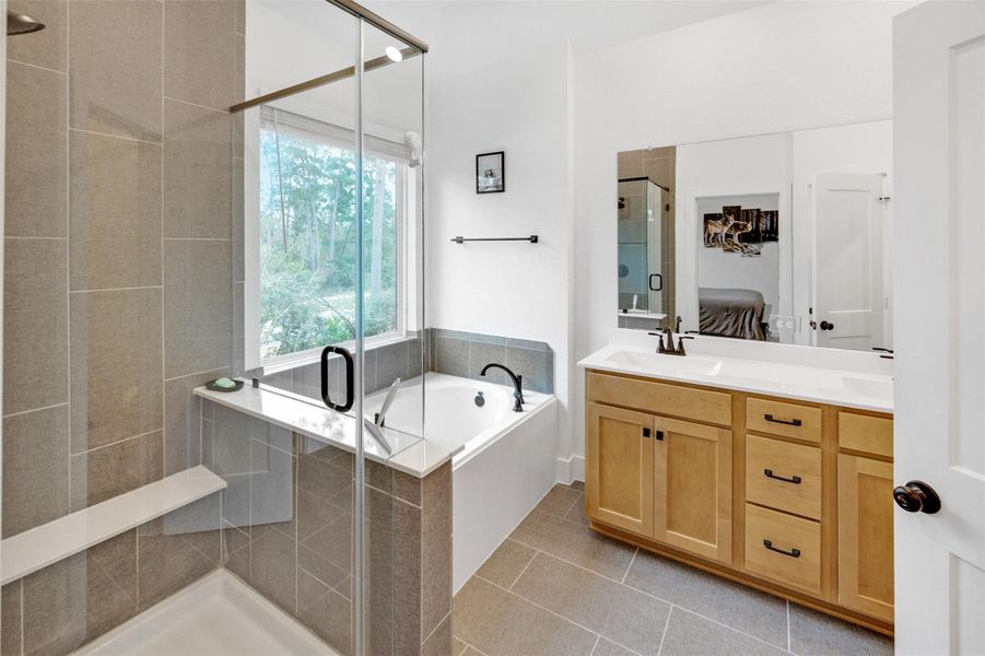 Imagine getting ready every day and winding down every evening in this beautiful space. Imagine getting ready every day and winding down every evening in this beautiful space.