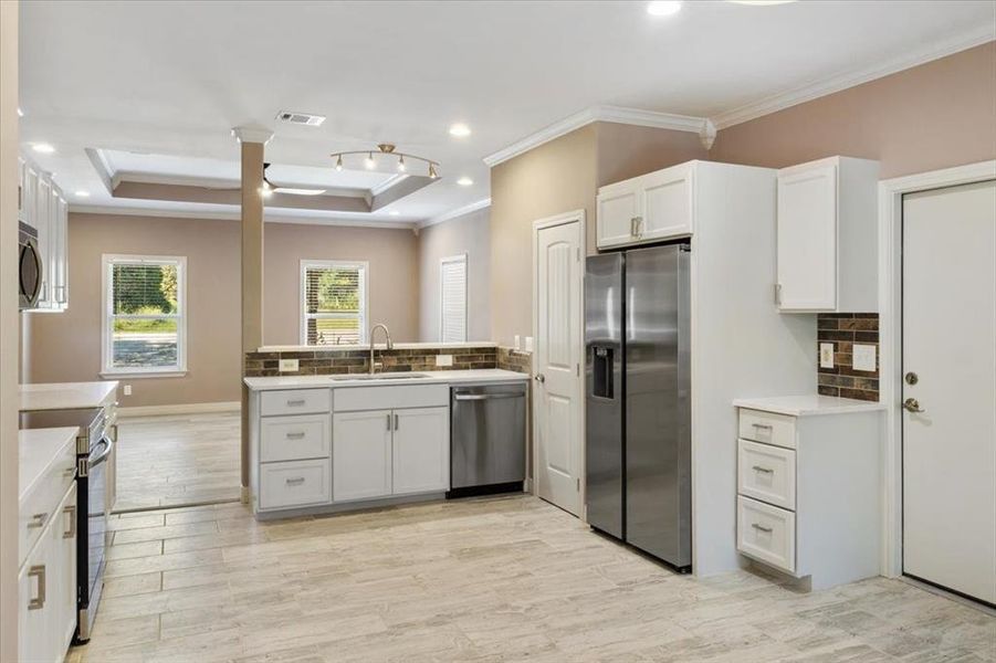 Furnished interior view inside a new home in , Corsicana (Image 9).
