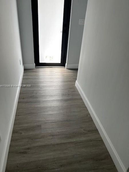 Spacious, unfurnished interior of a new home in , Fort Lauderdale (Image 11).