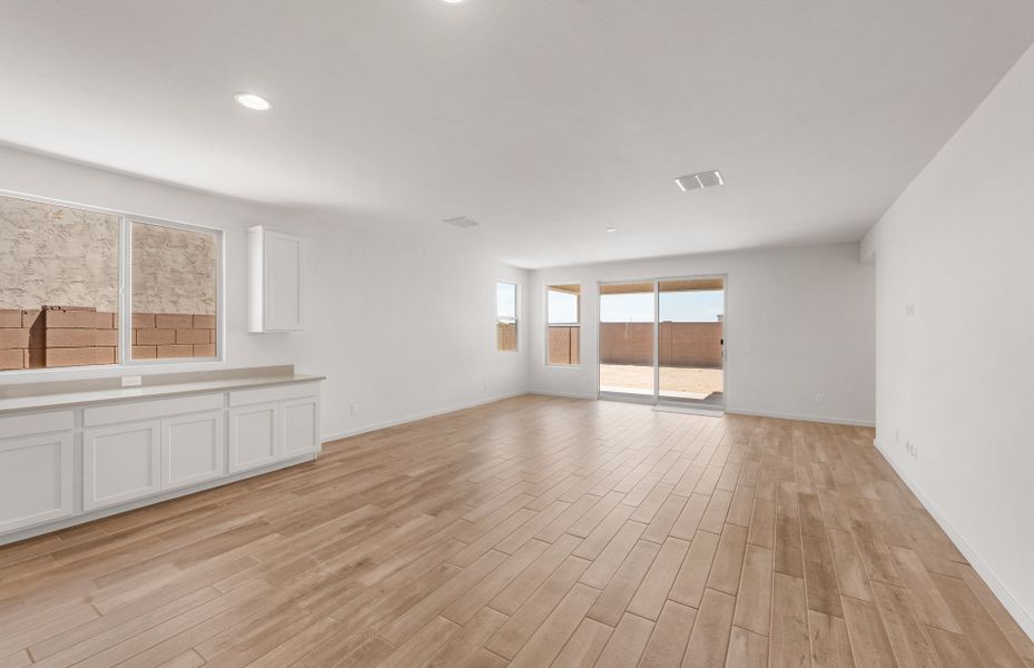 Spacious, unfurnished interior of a new home in Soleo, San Tan Valley (Image 18).