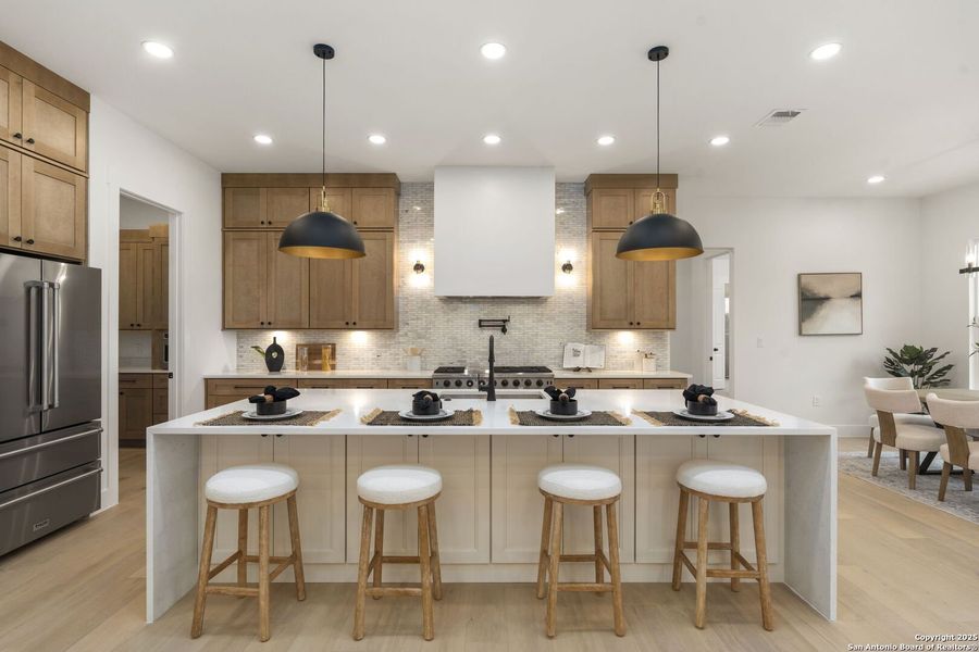 Furnished interior view inside a new home in , Bandera (Image 6).