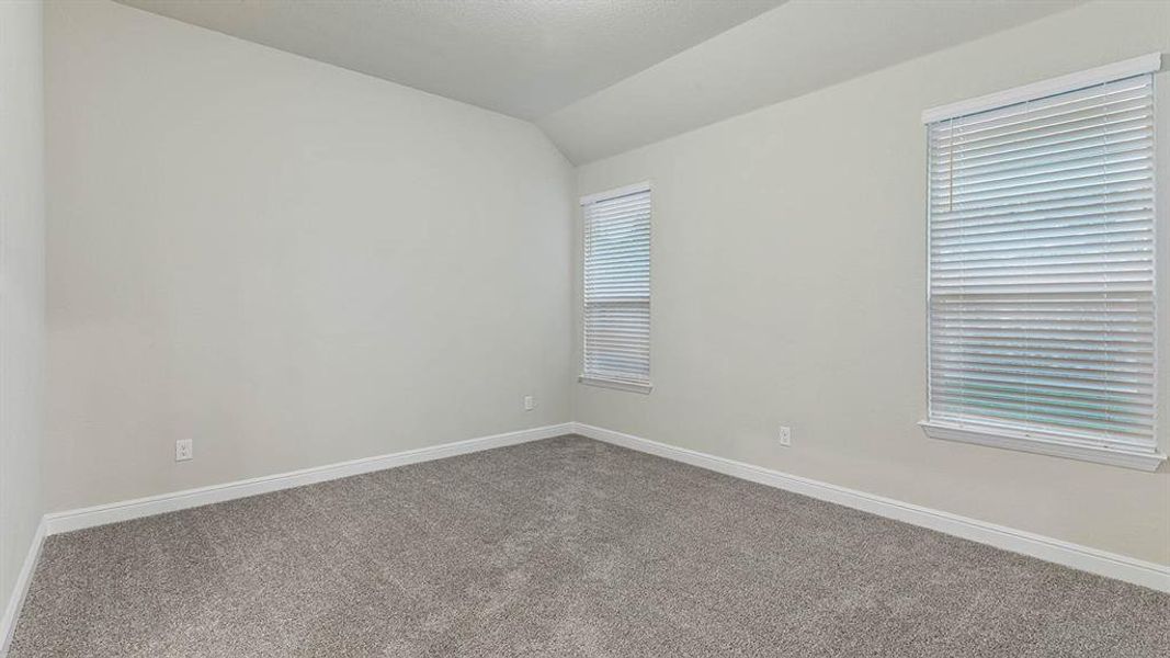 Spacious, unfurnished interior of a new home in Lakeview Pointe, Grand Prairie (Image 21).
