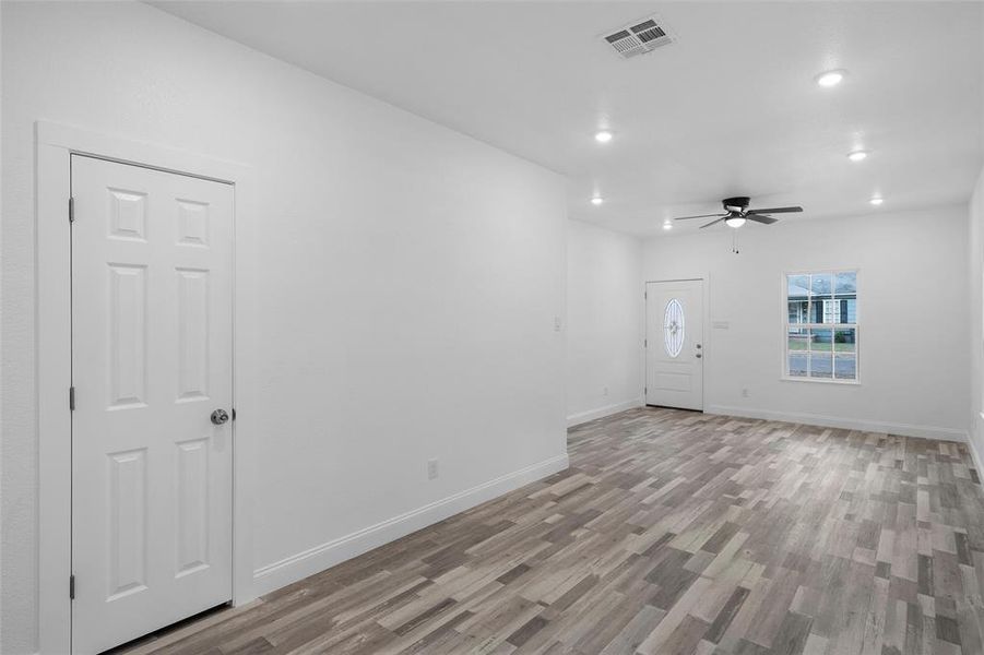 Spacious, unfurnished interior of a new home in , Waco (Image 8).