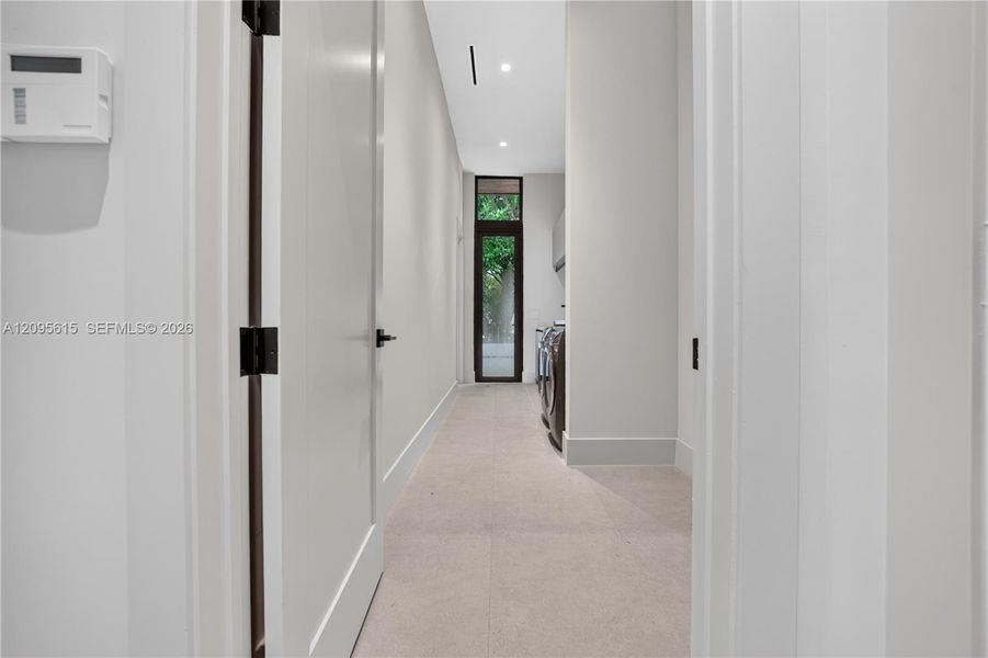 Spacious, unfurnished interior of a new home in , Miami (Image 47).
