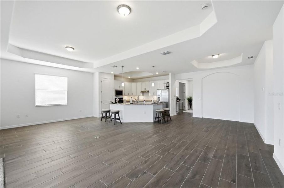 Spacious, unfurnished interior of a new home in Heritage Landing, Punta Gorda (Image 24).