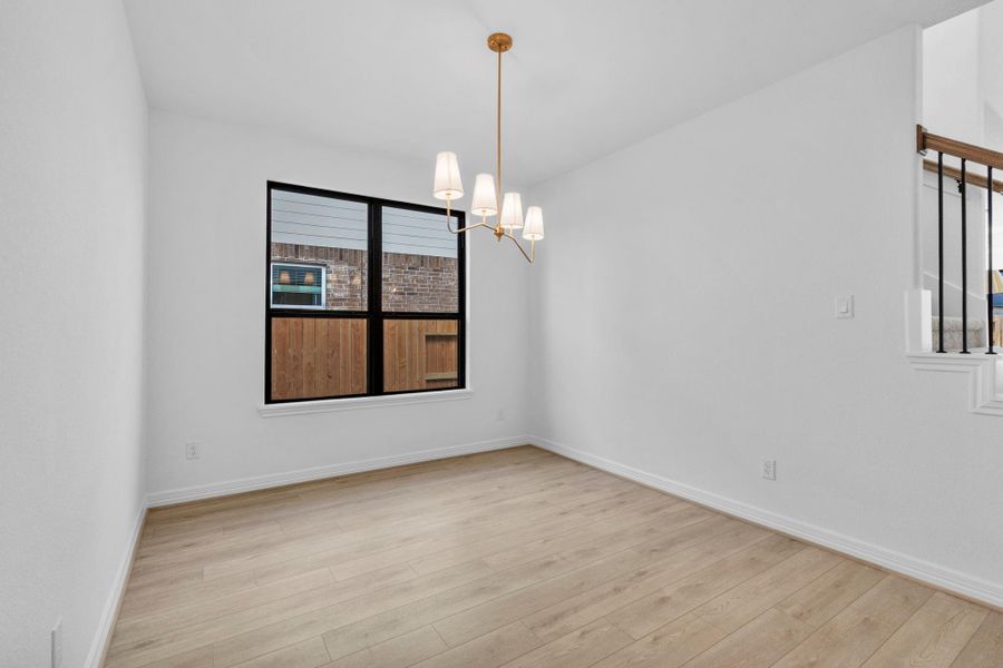 Spacious, unfurnished interior of a new home in Blue Heron Estates, Mont Belvieu (Image 22).