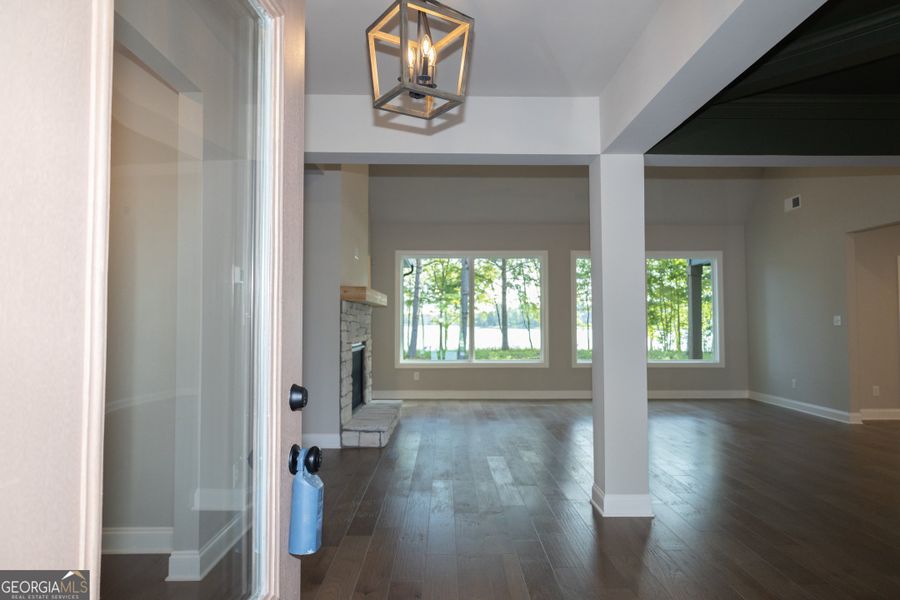 Spacious, unfurnished interior of a new home in Leverett Park, Newnan (Image 24).