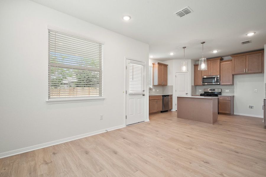 Spacious, unfurnished interior of a new home in The Hills of Bear Creek, Manchaca (Image 26).