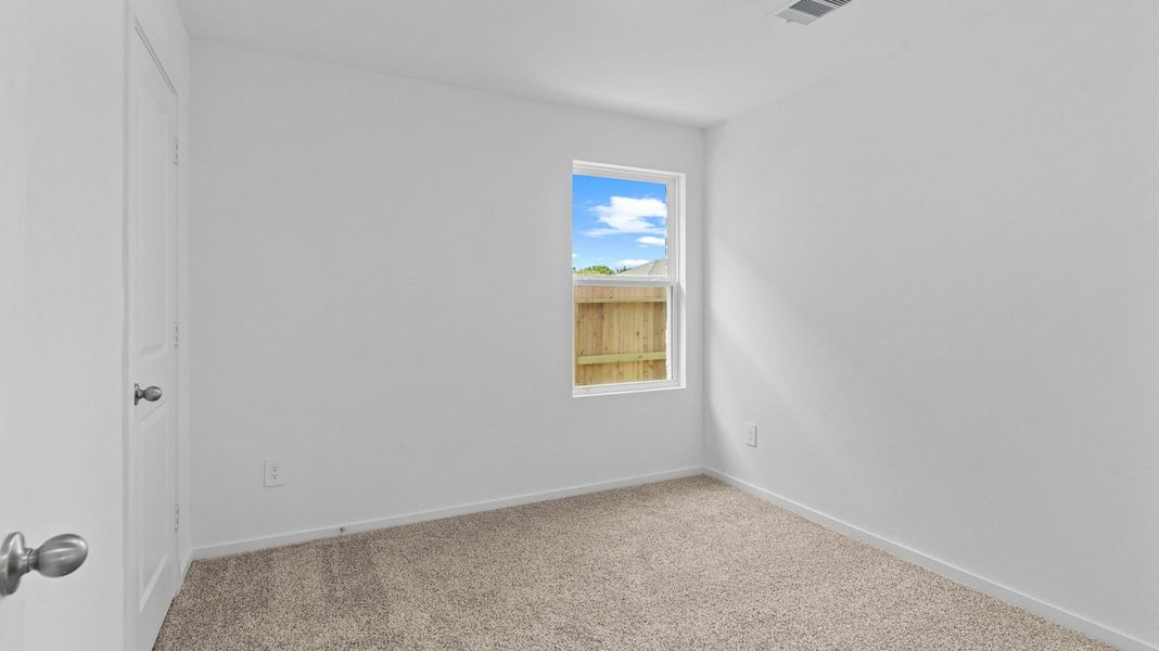 Representative unfurnished interior of a home built from the ESTERO by D.R. Horton in Canterra Creek 45' and 50' Homesites, Iowa Colony (Image 17).