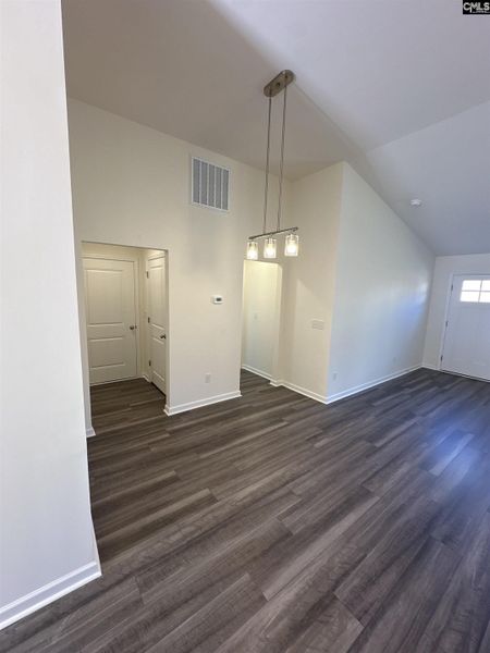 Spacious, unfurnished interior of a new home in Piney Woods Bluff, Columbia (Image 11).