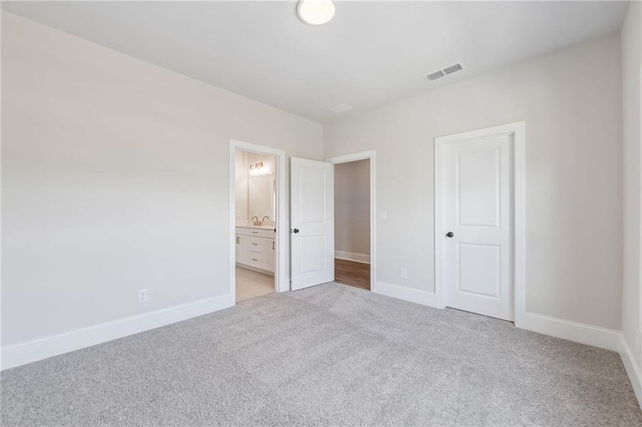 Spacious, unfurnished interior of a new home in Waterhaven, Cumming (Image 20).