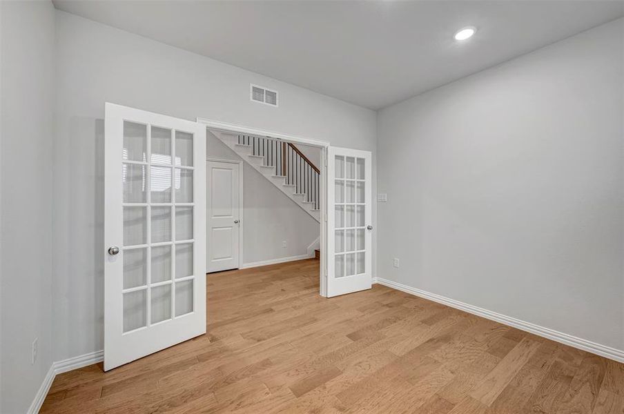 Spacious, unfurnished interior of a new home in Lilyana, Celina (Image 38).