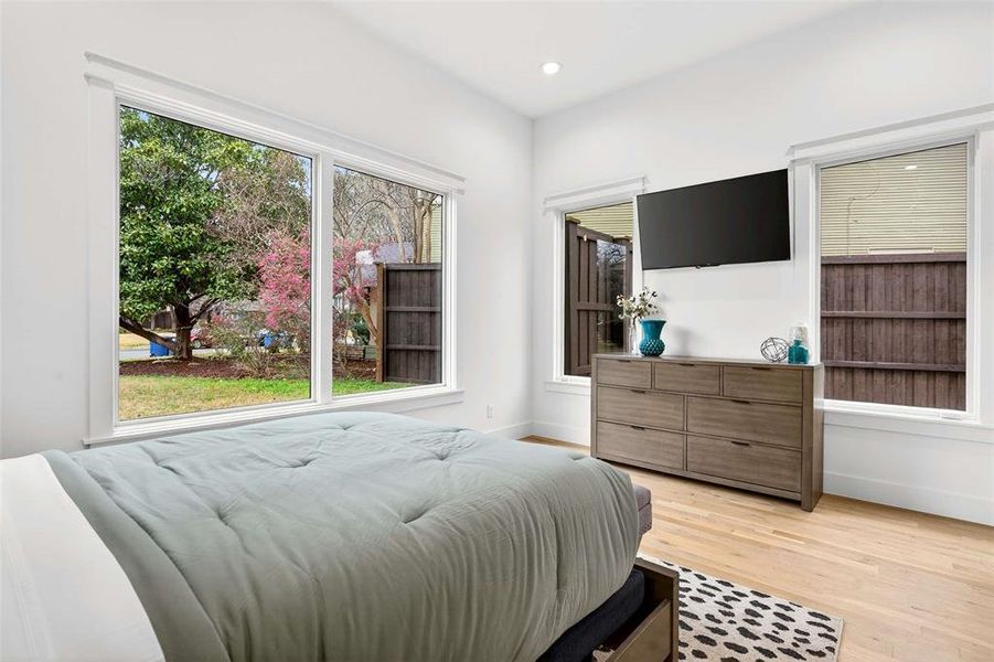 Furnished interior view inside a new home in , Dallas (Image 18).