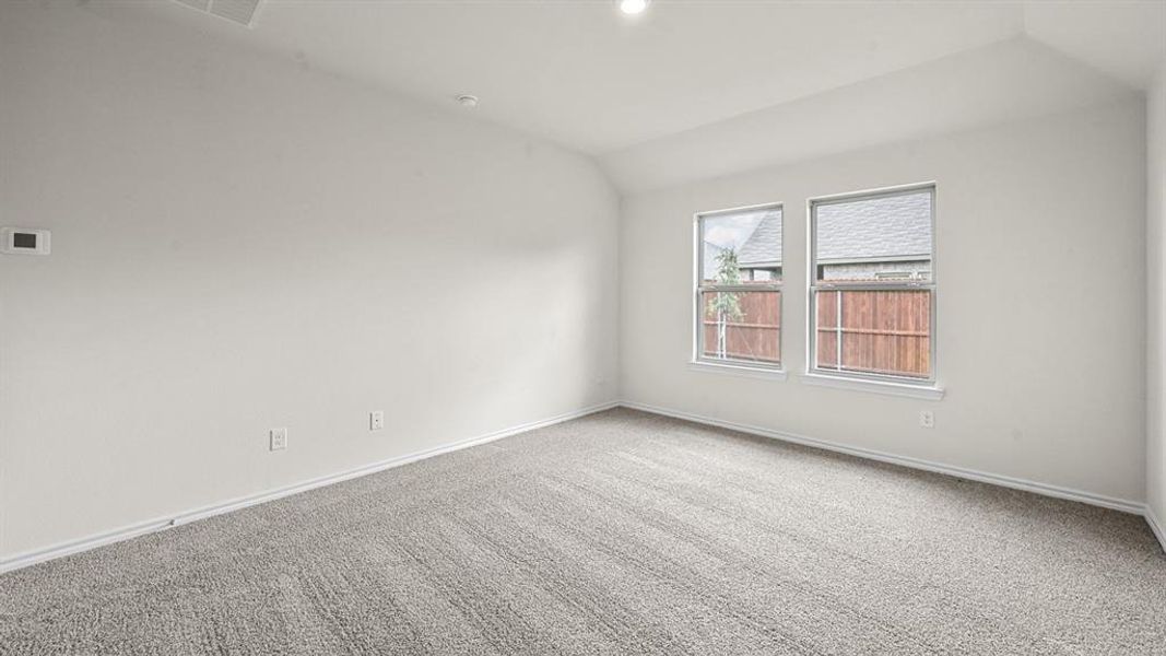 Spacious, unfurnished interior of a new home in Bluff Springs, Ferris (Image 19).