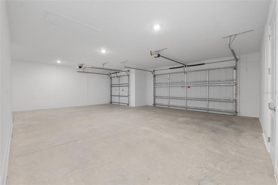 Spacious, unfurnished interior of a new home in , Ocala (Image 51).